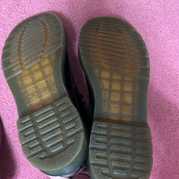 Dr Martens Women’s Black Patent Leather boots - Picture 9 of 9